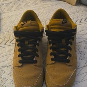Nike Men's Mustard Sneakers